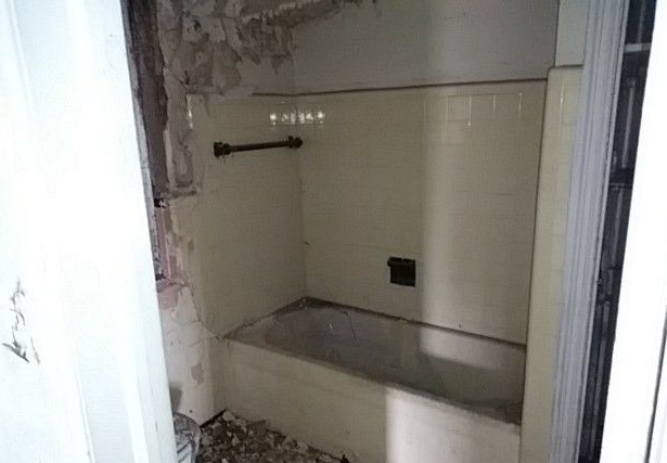 10741 E Outer Drive second floor 3.jpg